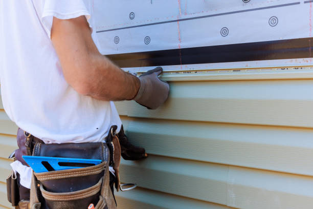 Trusted Storm Damage Siding Repair service in Glencoe, IL - Creative Siding